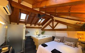 Lo Attic